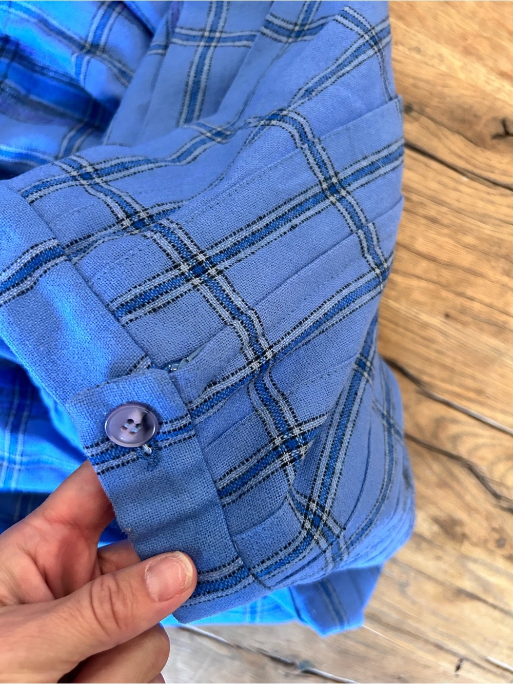 Pendleton VTG Blue and Black Plaid Pleated Midi Skirt vintage gem! - Picture 3 of 5